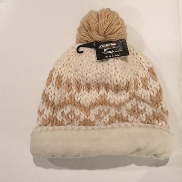 Ganka Other - NWT Adult Unisex Hand Knitted White Beanie by Ganka